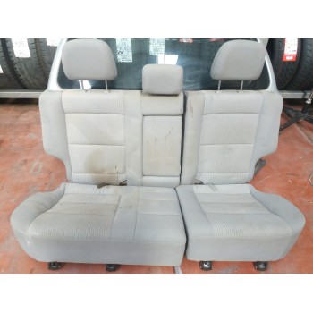 Recambio de asientos traseros para kia sorento 2.5 crdi referencia OEM IAM 892003E831YC2  