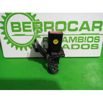 Recambio de enganche cinturon trasero derecho para audi a6 berlina (4f2) 2.4 referencia OEM IAM 4F0857740D  