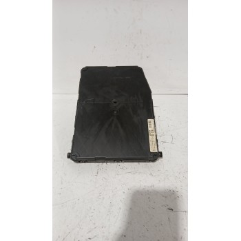 CAJA RELES / FUSIBLES 8200606826 