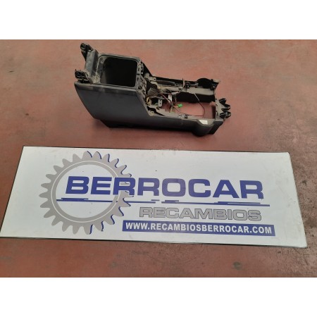 Recambio de consola central para land rover discovery 2.7 td v6 cat referencia OEM IAM FJI500031  