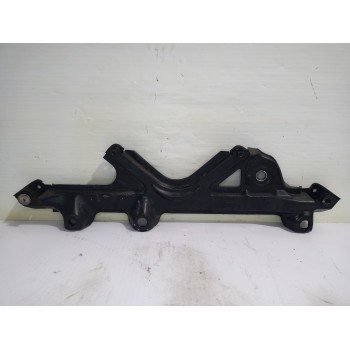 Recambio de travesaño inferior para mercedes-benz clase a (w168) 170 cdi (168.009) referencia OEM IAM A1686200985  