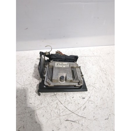 Recambio de centralita motor uce para opel astra h gtc (a04) 1.7 cdti (l08) referencia OEM IAM 0281011943  