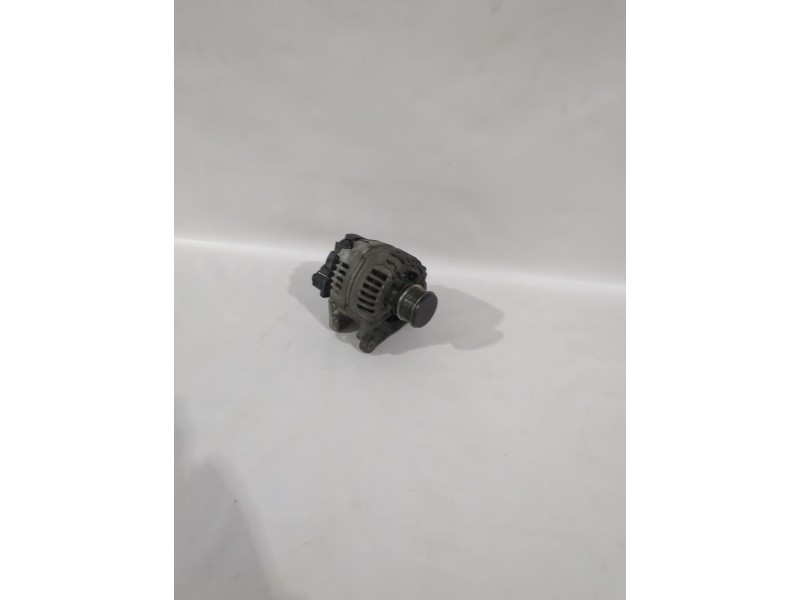 Recambio de alternador para volkswagen polo iv (9n_, 9a_) 1.9 sdi referencia OEM IAM 03D903025H  