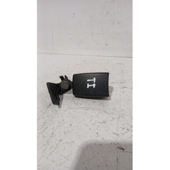 ENGANCHE CINTURON TRASERO IZQUIERDO 605358161F 