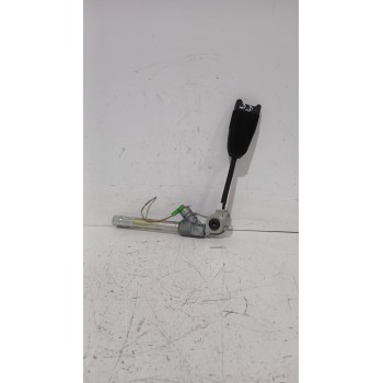Recambio de enganche cinturon delantero derecho para opel corsa d (s07) 1.4 (l08, l68) referencia OEM IAM 6082931  