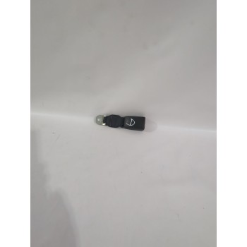 Recambio de enganche cinturon trasero derecho para peugeot 107 (pm_, pn_) 1.4 hdi referencia OEM IAM E034501  