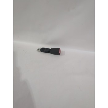 Recambio de enganche cinturon trasero derecho para peugeot 107 (pm_, pn_) 1.4 hdi referencia OEM IAM E034501  