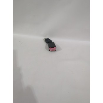 Recambio de enganche cinturon trasero derecho para peugeot 107 (pm_, pn_) 1.4 hdi referencia OEM IAM E034501  
