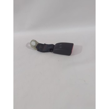 Recambio de enganche cinturon trasero izquierdo para peugeot 107 (pm_, pn_) 1.4 hdi referencia OEM IAM E034501  