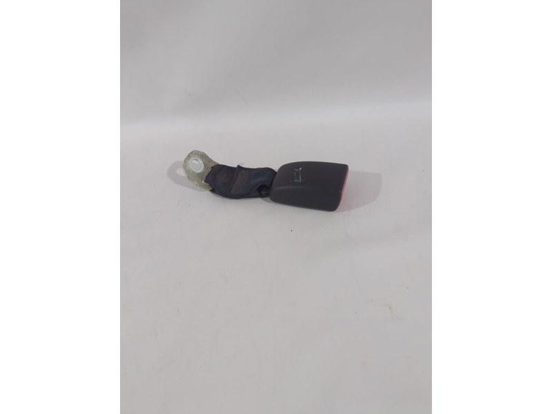 Recambio de enganche cinturon trasero izquierdo para peugeot 107 (pm_, pn_) 1.4 hdi referencia OEM IAM E034501  
