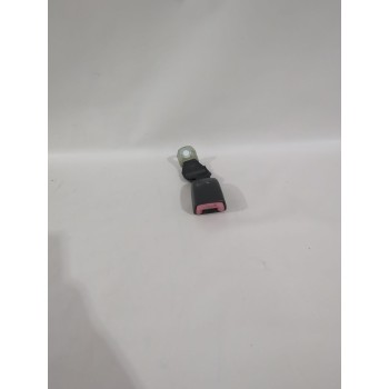 Recambio de enganche cinturon trasero izquierdo para peugeot 107 (pm_, pn_) 1.4 hdi referencia OEM IAM E034501  