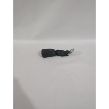 Recambio de enganche cinturon trasero izquierdo para peugeot 107 (pm_, pn_) 1.4 hdi referencia OEM IAM E034501  