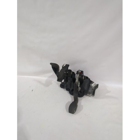 Recambio de pedalera para opel corsa e (x15) 1.4 (08, 68) referencia OEM IAM 2581990210 / 13444180  