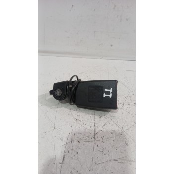 Recambio de enganche cinturon trasero izquierdo para opel corsa e (x15) 1.4 (08, 68) referencia OEM IAM 13427757  