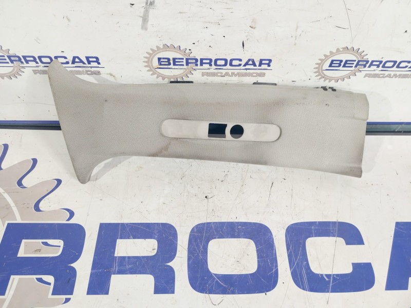 Recambio de moldura lateral para mercedes-benz clase a (w169) 1.7 cat referencia OEM IAM 1696900425  