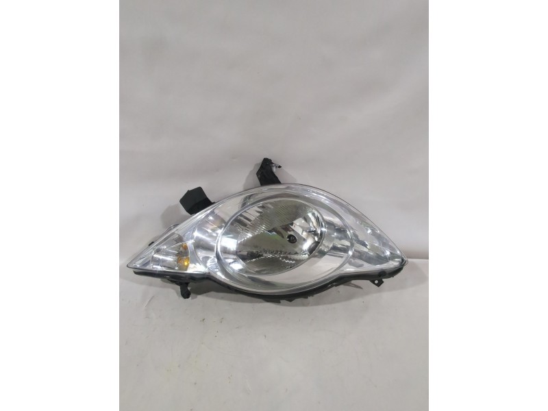 Recambio de faro derecho para peugeot 107 (pm_, pn_) 1.4 hdi referencia OEM IAM 620674  