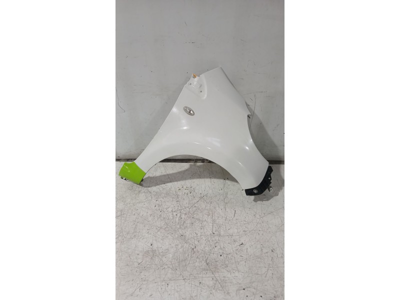 Recambio de aleta delantera derecha para peugeot 107 (pm_, pn_) 1.4 hdi referencia OEM IAM 7841S8  