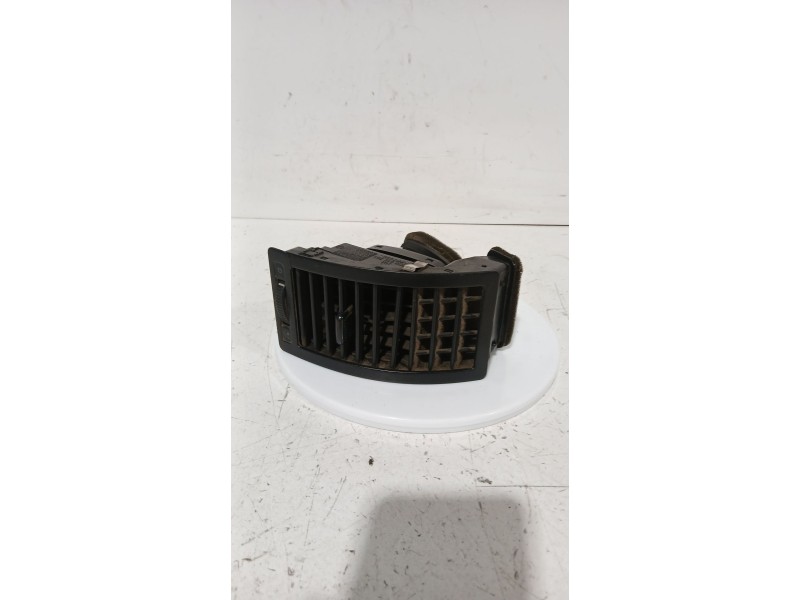 Recambio de rejilla aireadora para volkswagen polo iv (9n_, 9a_) 1.9 sdi referencia OEM IAM 6Q0819703  