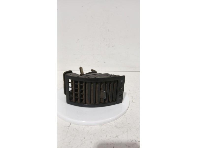 Recambio de rejilla aireadora para volkswagen polo iv (9n_, 9a_) 1.9 sdi referencia OEM IAM 6Q0819704  