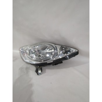 Recambio de faro derecho para peugeot 107 (pm_, pn_) 1.4 hdi referencia OEM IAM 620674  