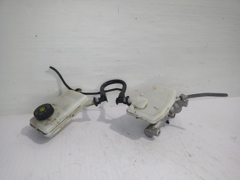 Recambio de bomba freno para renault trafic furgón l1h1 2,7t referencia OEM IAM 460913484R / 460913647R  