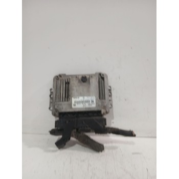 Recambio de centralita motor uce para opel astra h sedán (a04) 1.7 cdti (l69) referencia OEM IAM 0281014643  
