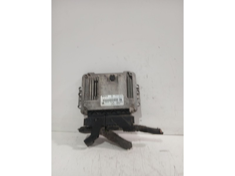 Recambio de centralita motor uce para opel astra h sedán (a04) 1.7 cdti (l69) referencia OEM IAM 0281014643  