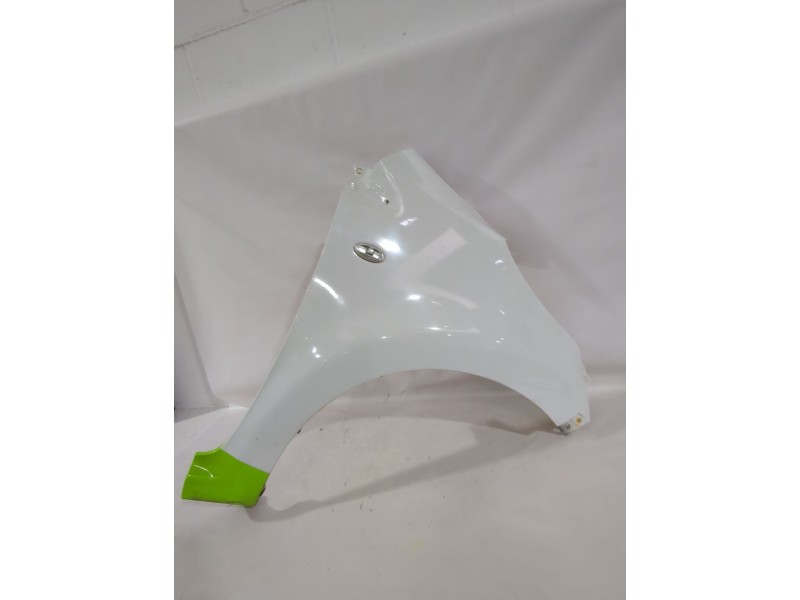 Recambio de aleta delantera derecha para peugeot 107 (pm_, pn_) 1.4 hdi referencia OEM IAM 7841S8  