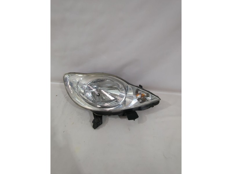 Recambio de faro derecho para peugeot 107 (pm_, pn_) 1.4 hdi referencia OEM IAM 620674  
