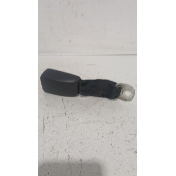 Recambio de enganche cinturon trasero izquierdo para peugeot 107 (pm_, pn_) 1.4 hdi referencia OEM IAM 8974LP  