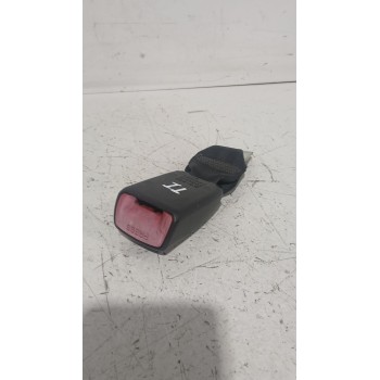 Recambio de enganche cinturon trasero izquierdo para peugeot 107 (pm_, pn_) 1.4 hdi referencia OEM IAM 8974LP  