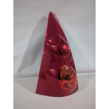 Recambio de piloto trasero derecho para peugeot 107 (pm_, pn_) 1.4 hdi referencia OEM IAM 6351X6  