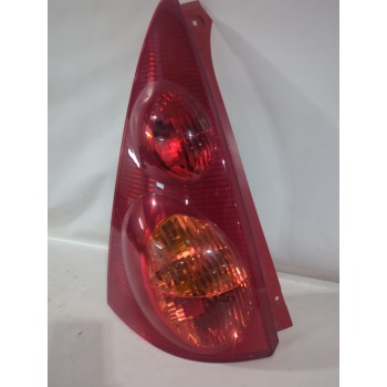 Recambio de piloto trasero derecho para peugeot 107 (pm_, pn_) 1.4 hdi referencia OEM IAM 6351X6  