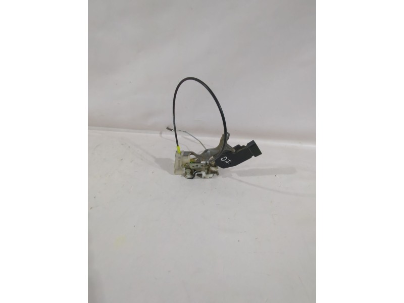 Recambio de cerradura puerta delantera izquierda para peugeot 107 (pm_, pn_) 1.4 hdi referencia OEM IAM 9135T4  