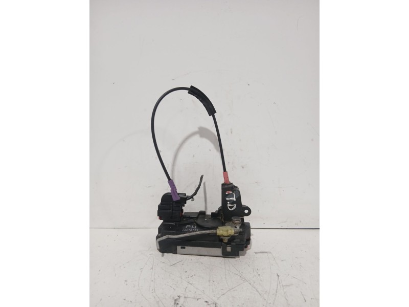 Recambio de cerradura puerta trasera derecha para opel astra h sedán (a04) 1.7 cdti (l69) referencia OEM IAM 13210739  