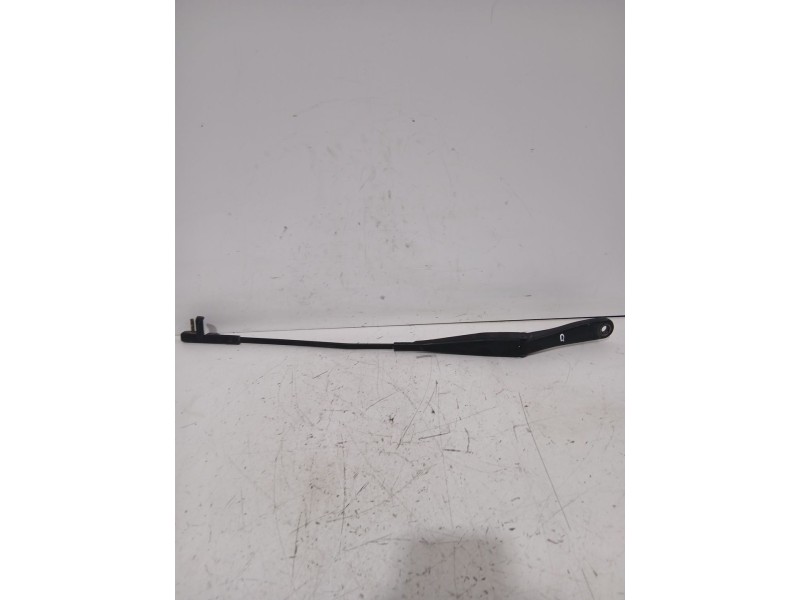 Recambio de brazo limpia delantero derecho para opel astra h sedán (a04) 1.7 cdti (l69) referencia OEM IAM 13111220  