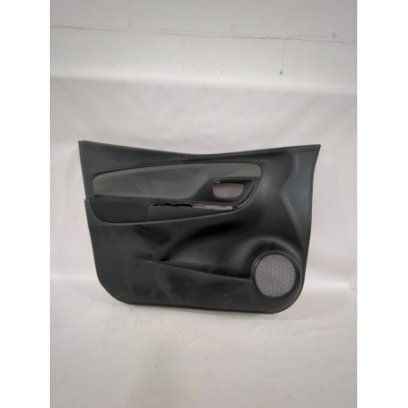 Recambio de guarnecido puerta delantera izquierda para toyota yaris (_p13_) 1.5 (nsp131_) referencia OEM IAM 1482608X  