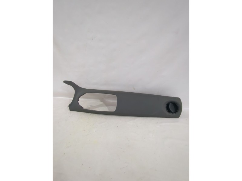 Recambio de molduras para toyota yaris (_p13_) 1.5 (nsp131_) referencia OEM IAM 554700D090  