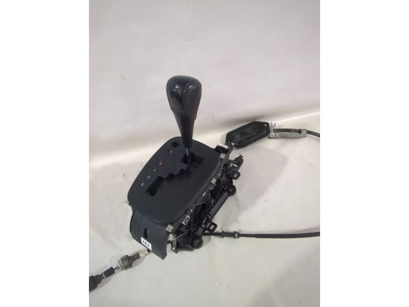 Recambio de palanca cambio para toyota yaris (_p13_) 1.5 (nsp131_) referencia OEM IAM 52170LH  