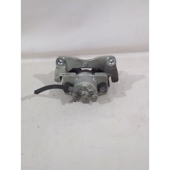 Recambio de pinza de freno delantera derecha para toyota yaris (_p13_) 1.5 (nsp131_) referencia OEM IAM 477300D200  