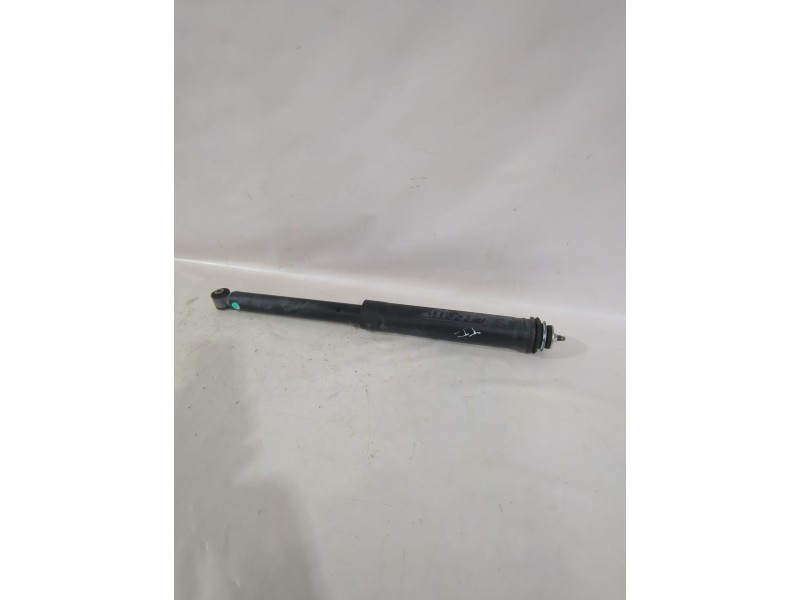 Recambio de amortiguador trasero izquierdo para toyota yaris (_p13_) 1.5 (nsp131_) referencia OEM IAM 485300DA40  