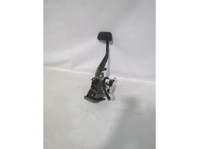 Recambio de pedal freno para toyota yaris (_p13_) 1.5 (nsp131_) referencia OEM IAM 471010D470  