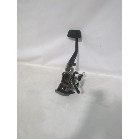 Recambio de pedal freno para toyota yaris (_p13_) 1.5 (nsp131_) referencia OEM IAM 471010D470  