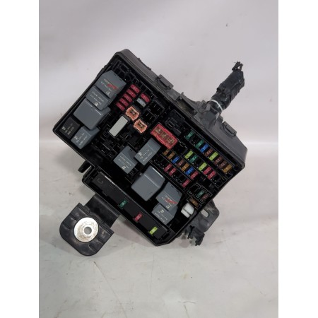 Recambio de caja reles / fusibles para toyota yaris (_p13_) 1.5 (nsp131_) referencia OEM IAM 821150DQ21A  