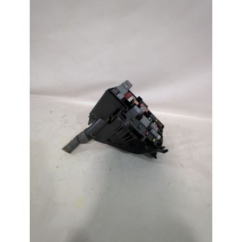 Recambio de caja reles / fusibles para toyota yaris (_p13_) 1.5 (nsp131_) referencia OEM IAM 821150DQ21A  