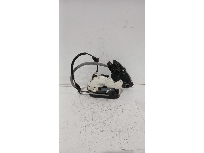 Recambio de cerradura puerta trasera izquierda para volkswagen golf vi variant (aj5) 1.6 tdi referencia OEM IAM 5K4839015H  