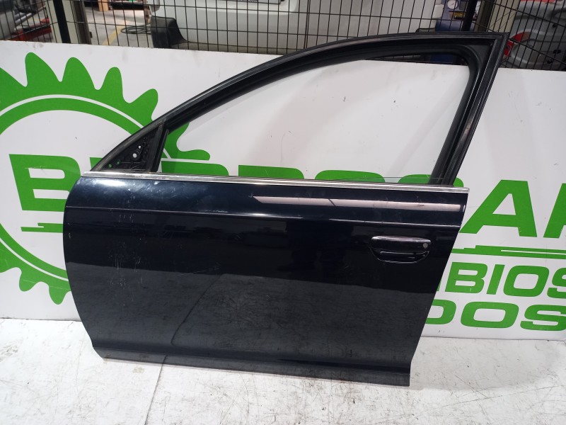 Recambio de puerta delantera izquierda para audi a6 berlina (4f2) 2.4 referencia OEM IAM 4F0831051D  