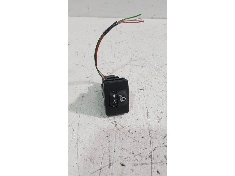Recambio de mando luces para toyota yaris (_p13_) 1.5 (nsp131_) referencia OEM IAM 8415202080  