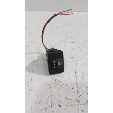 Recambio de mando luces para toyota yaris (_p13_) 1.5 (nsp131_) referencia OEM IAM 8415202080  