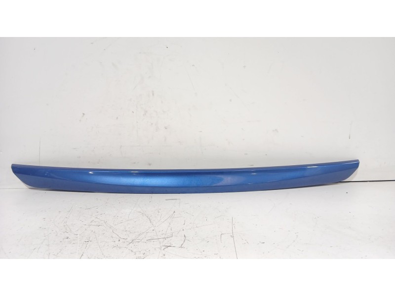Recambio de moldura para toyota yaris (_p13_) 1.5 (nsp131_) referencia OEM IAM 768010D55  